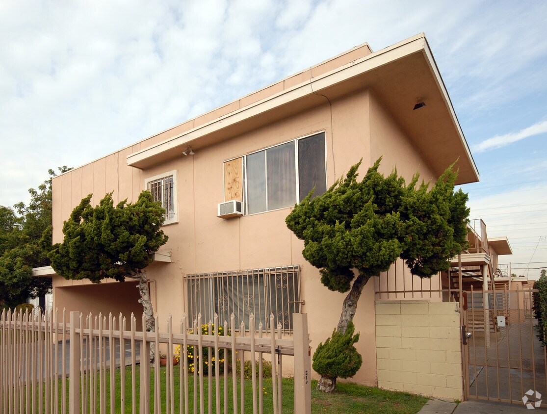 Foto del edificio - 1323 W 99th St