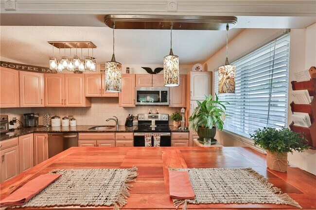 Building Photo - 344 Chatham Cir