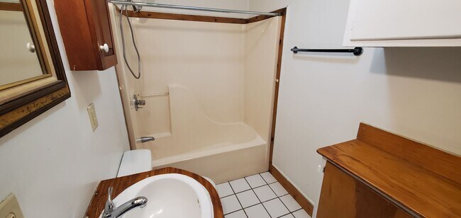 Foto del edificio - 2407 Spring Garden St