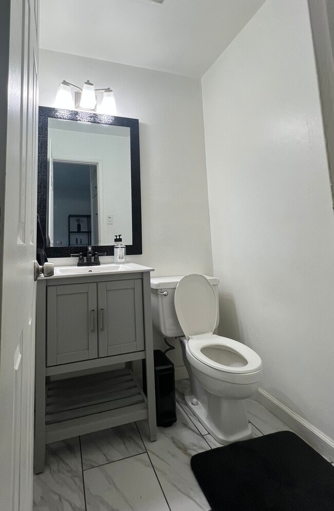 Foto del edificio - 750 Sheridan St