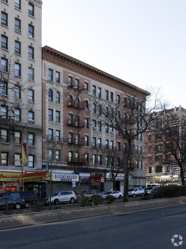 Building Photo - 3760-3768 Broadway