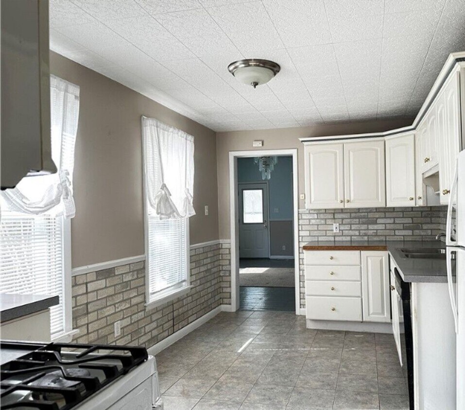 Foto del edificio - Spacious 3 Bedroom 1 Bath House