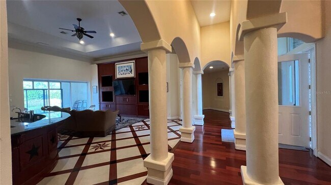 Foto del edificio - 2841 Lloyd Ln