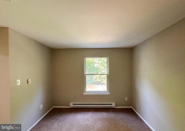 Foto del edificio - 574 Loch Lomond Dr