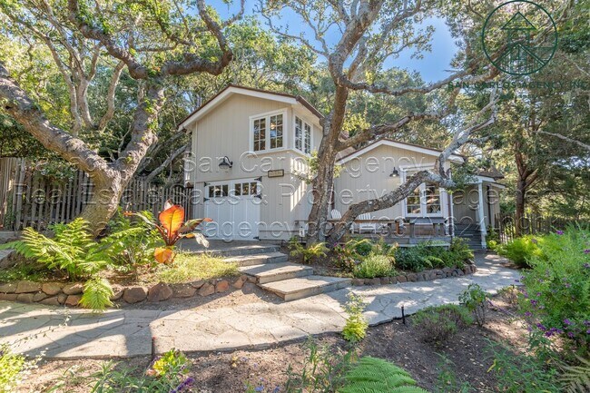 Building Photo - Immaculately Updated Two Bedroom (+Bonus) ...