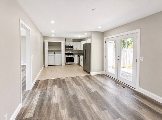 Building Photo - 236 Cross Timbers Dr