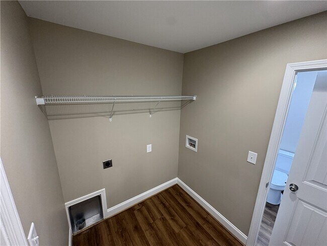 Foto del edificio - 3 Dixie Ave