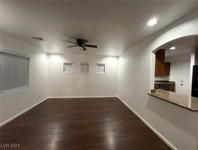 Foto del edificio - 9161 Veranda Ct