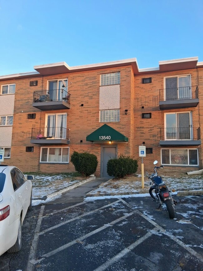 Building Photo - 13540 Superior Ave