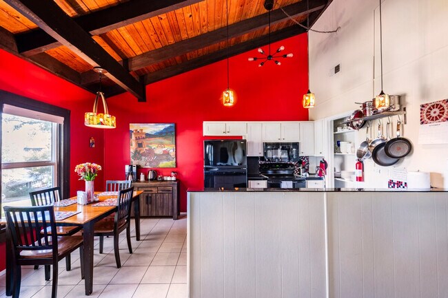 Foto del edificio - 2305 Trailside Dr