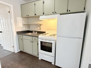 Building Photo - 700 Indian Rd N