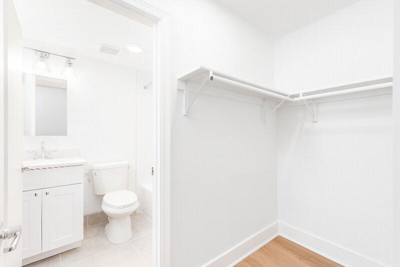 Foto principal - 4465 MacArthur Blvd NW