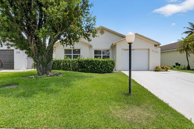 Foto del edificio - 9151 Pine Springs Dr