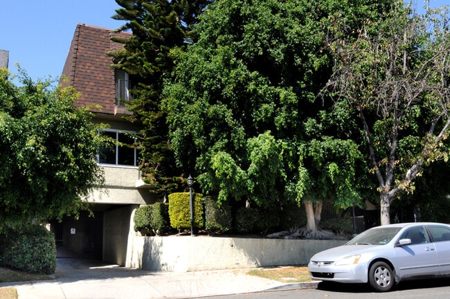 Building Photo - 519 E Providencia Ave