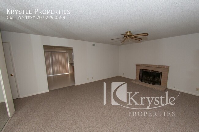 Building Photo - Lovely 3 Bed, 2 Bath, Single Story Home in...