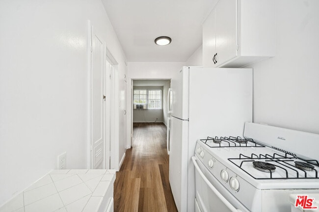 Building Photo - 4010 Los Feliz Blvd