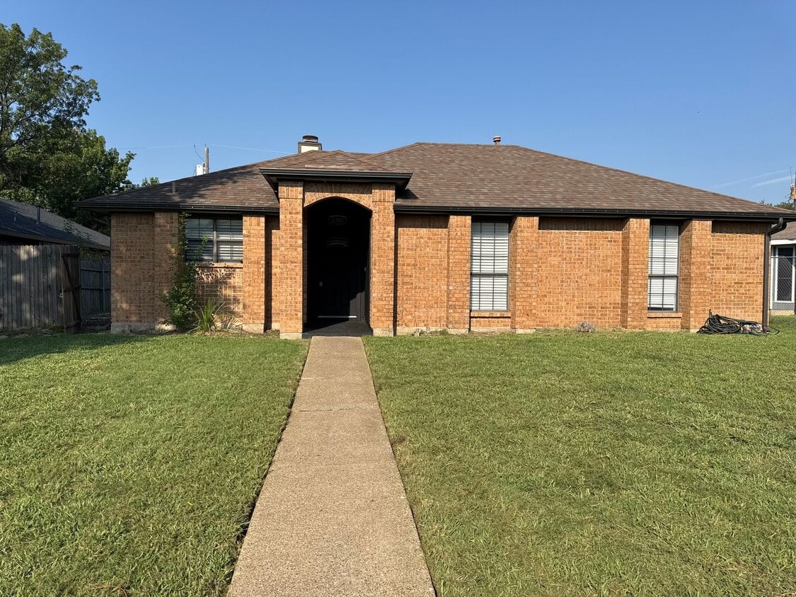 Primary Photo - Move in Special 50% Off First Months Rent. Gorgeous 3 bed 2 bath - Welcome Home to Rowlett, TX