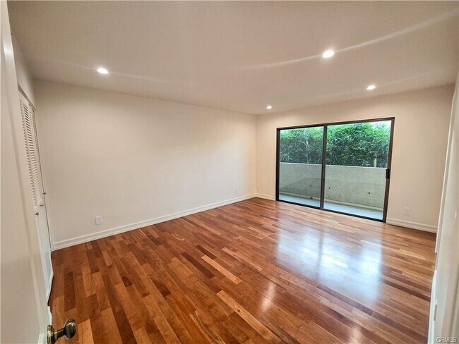 Foto del edificio - 1310 South Roxbury Drive Apt #302, Los Ang...