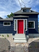 Building Photo - 711 E Augusta Ave