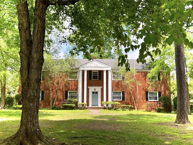 Building Photo - Lindley Park Manor