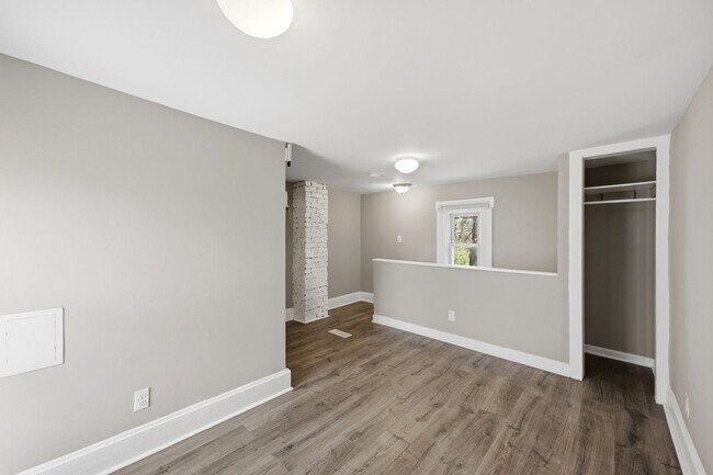 Building Photo - Cozy & Modern 1-Bed, 2-Bath Tiny Home – Renovated in Columbus!