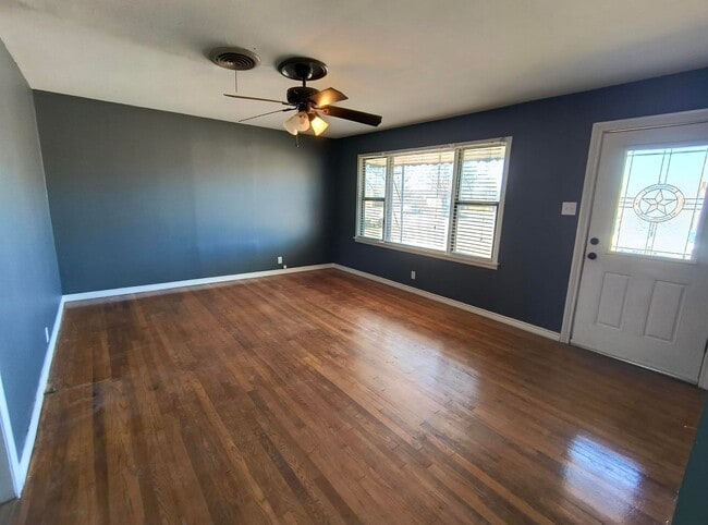 Building Photo - Cute 3-Bedroom Home in Sterling City AVAILABLE SOON!