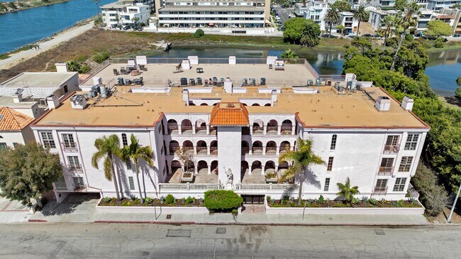 Building Photo - 6220 Pacific Ave