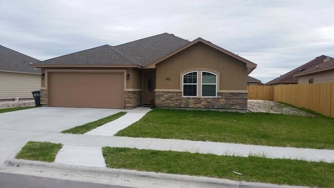Building Photo - 1113 Axis Ln