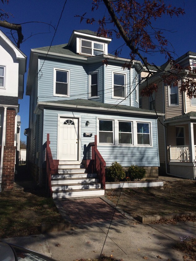 Primary Photo - 1027 Sewall Ave