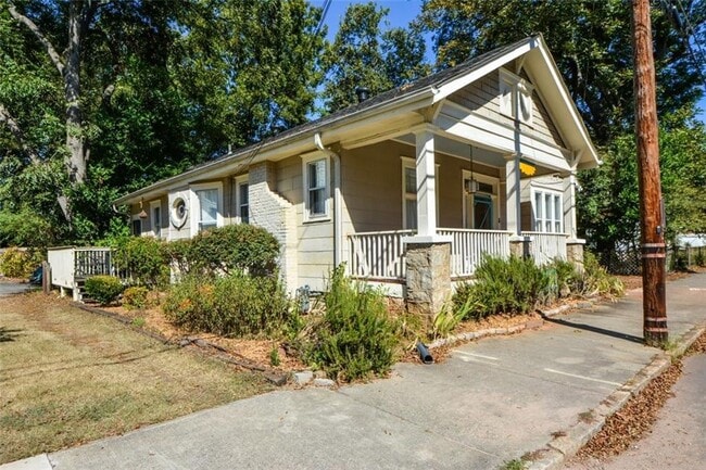 Building Photo - 404 Ormond St SE