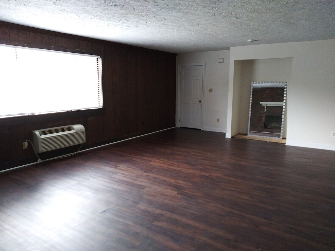Primary Photo - 2325 15th St NE