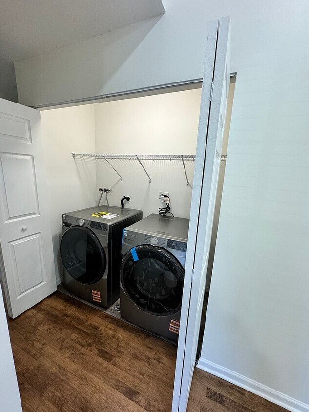 Foto principal - 1940 Navarone Dr