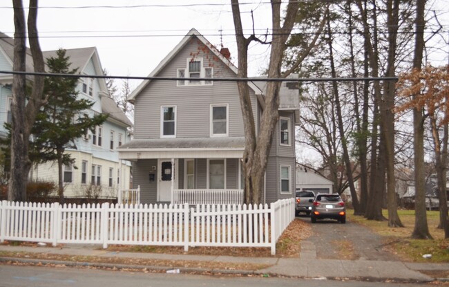 Building Photo - Remodeled Single Family House