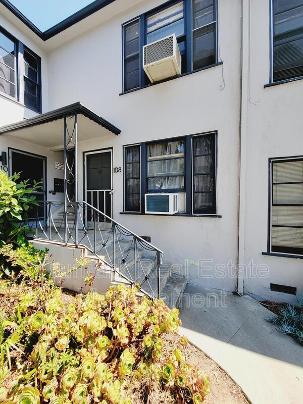 Building Photo - 108.5 E Randolph St