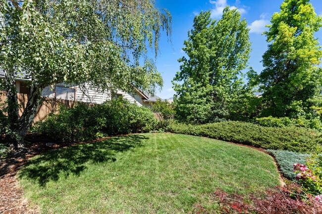 Building Photo - 2890 Wedgewood Ln