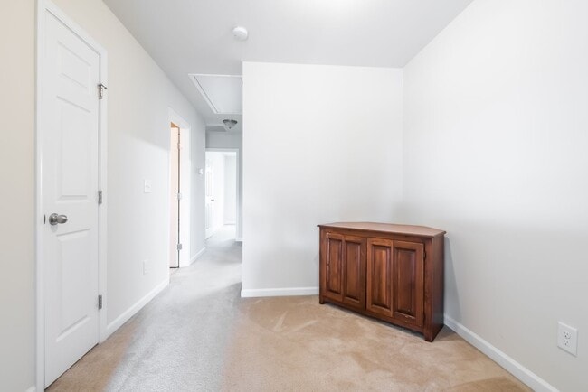 Foto del edificio - Beautiful 3-Bed, 2.5 Bath Townhome Availab...
