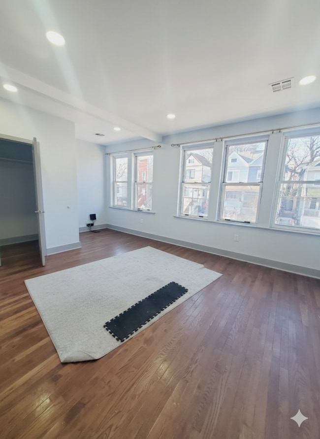 Fotografía del edificio - 156 Randolph Ave