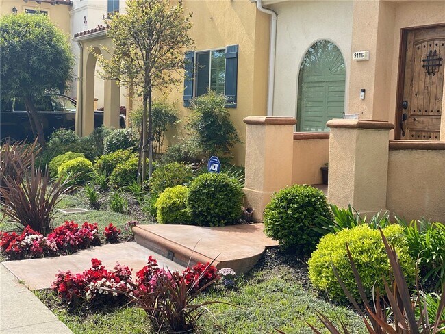 Foto del edificio - 9116 Florence Ave