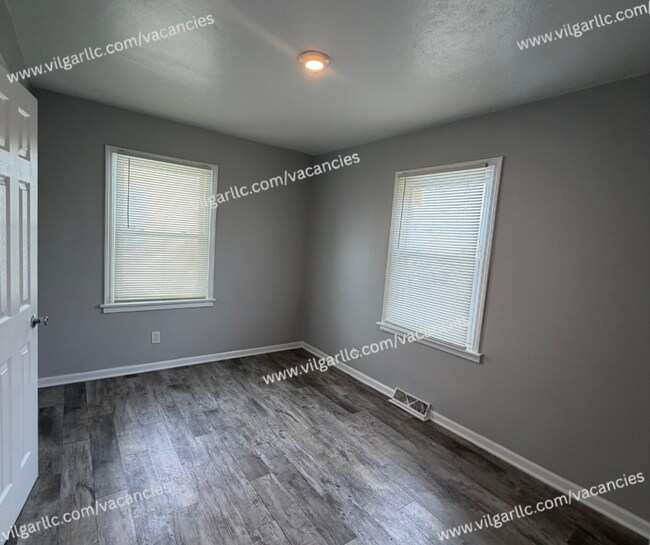 Foto del edificio - 2 Spacious Bedrooms • 1 Modern Bathroom + Rec Room home in Hammond, IN (Hessville Area)
