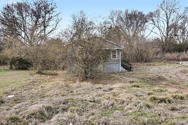 Building Photo - 3640 Wenonah Rd SW
