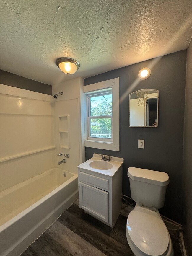 Foto del edificio - Cute 2bedroom 1 bathroom house