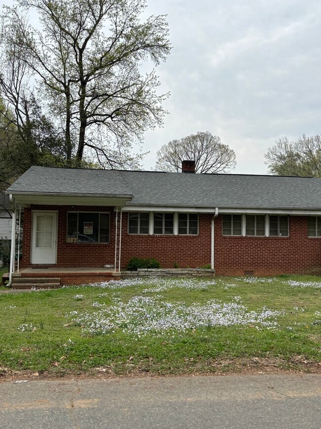 Building Photo - 2619 Fleming St