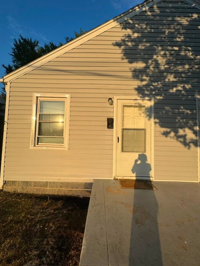 Building Photo - 511 Memorial Park Dr
