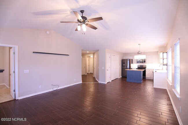 Building Photo - 2217 Locksley Woods Dr