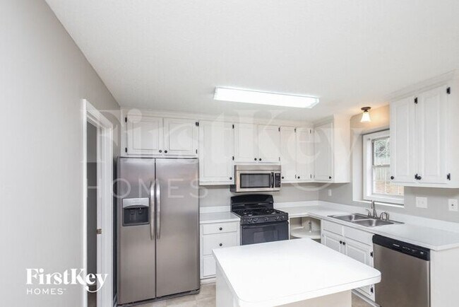 Building Photo - 9634 Fox Hunt Cir N