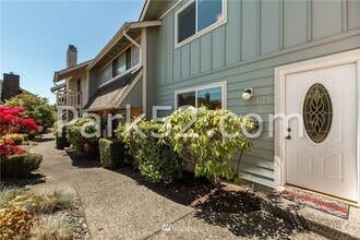 Building Photo - 5959 S 12th St