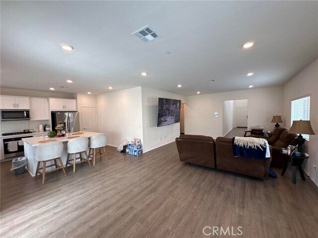 Building Photo - 27548 Luna Ave