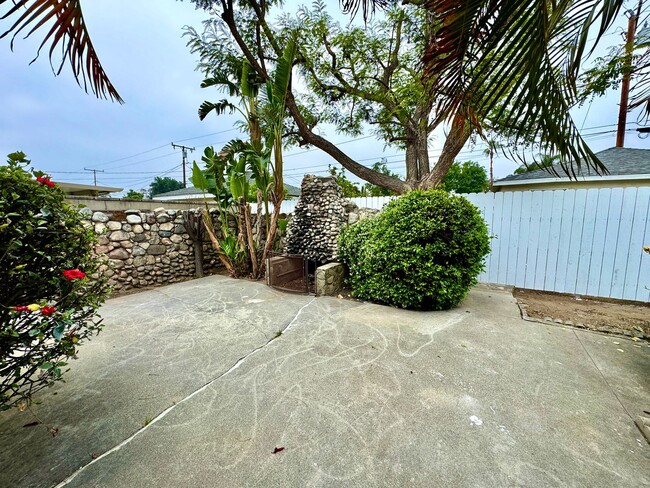 Foto del edificio - Charming 2 Bedroom Home Near Olivedale Par...