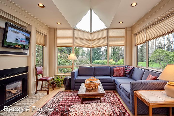 Foto del edificio - 4 br, 3.5 bath House - 1330 Broadmoor Dr E