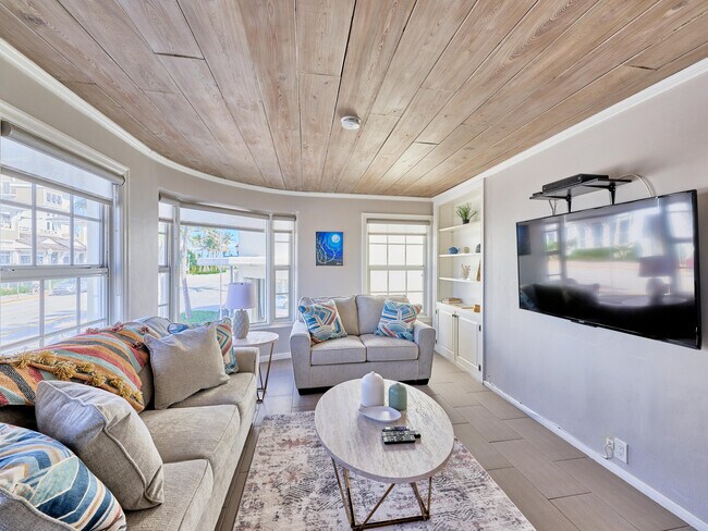 Building Photo - 1214 E Atlantic Ave